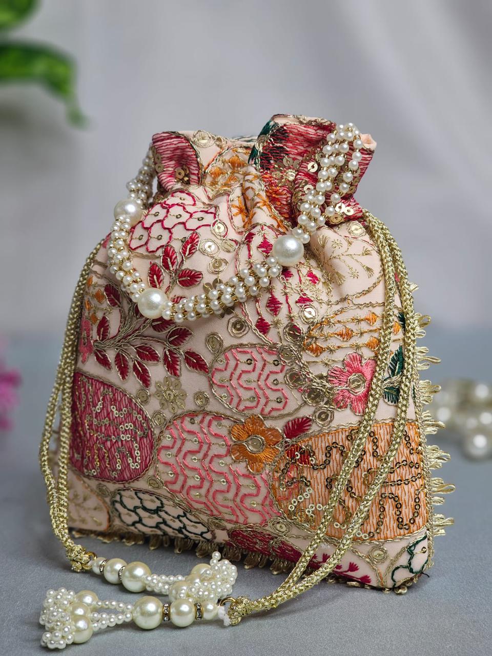 Aara Pearl Potli