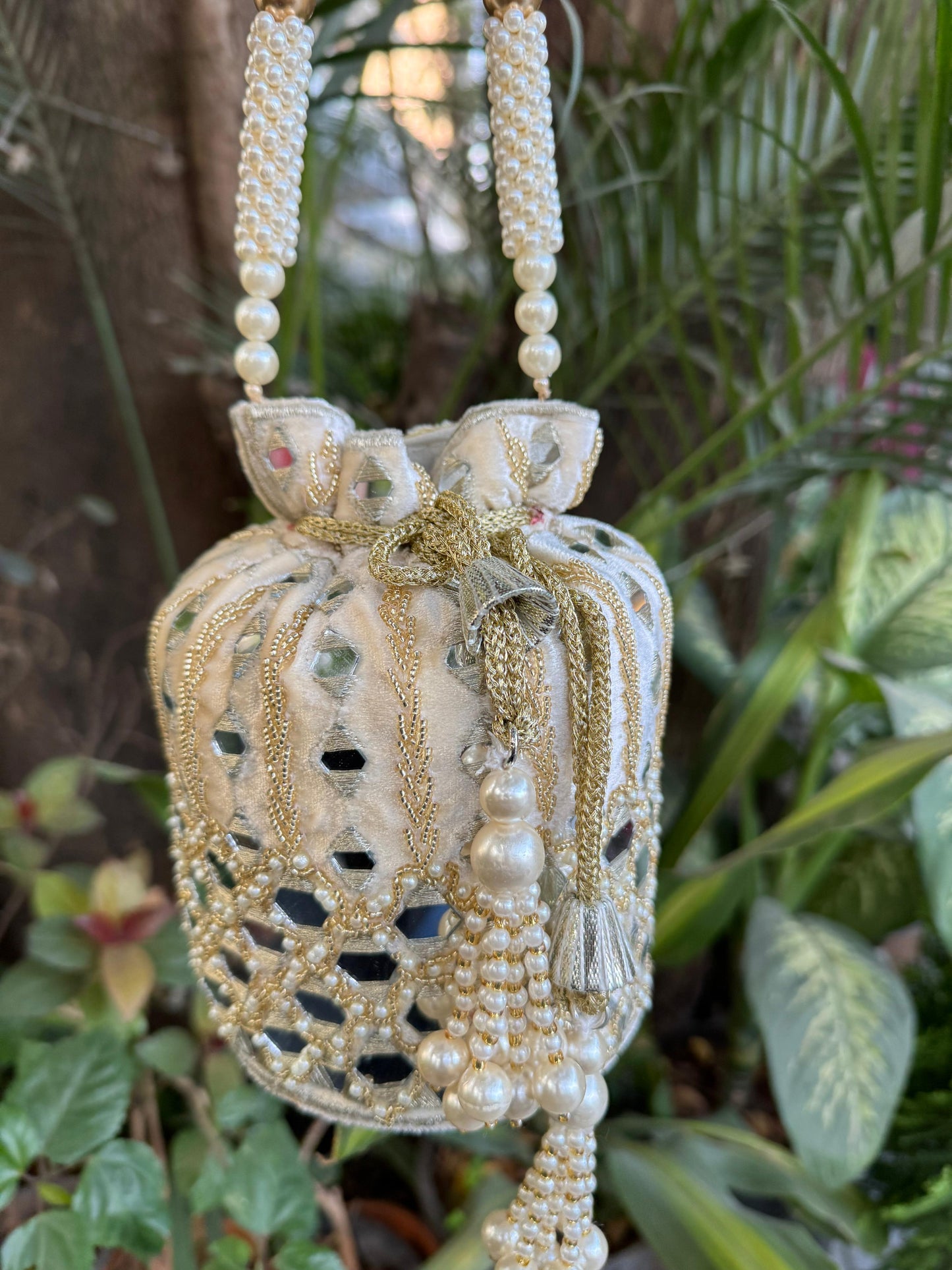 Suhani Mirror Bloom Potli